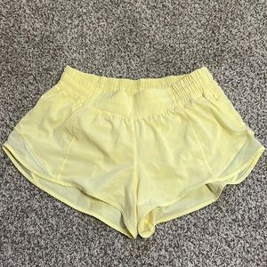 Brand new condition lululemon hotty hot low rised lined short 2.5”